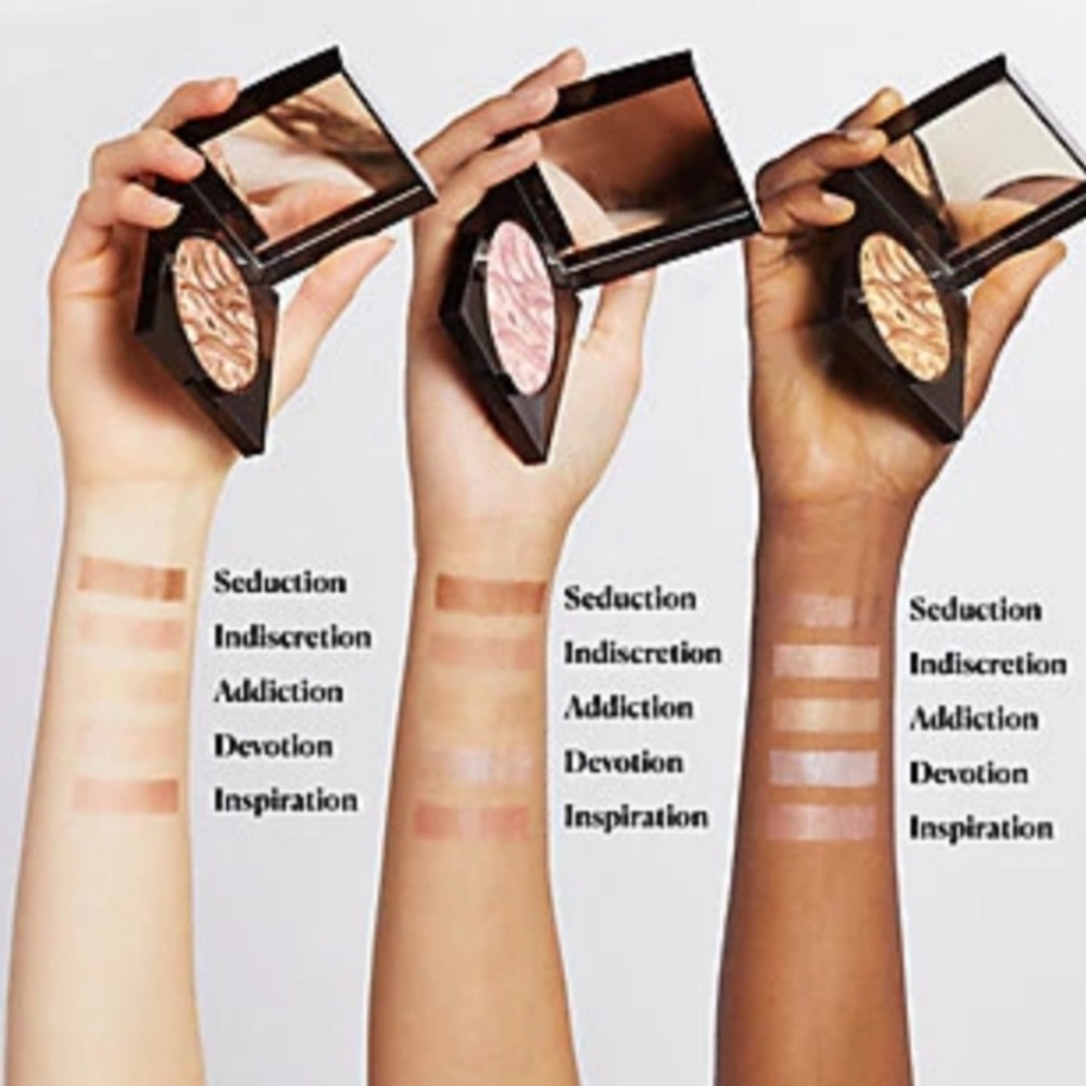 Laura Mercier Illuminator in Devotion